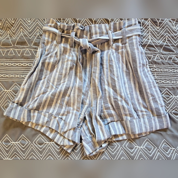 Abercrombie High Waisted Striped Linen Shorts Size Small - Picture 1 of 7